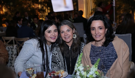  Bety Sepúlveda, Marigel Sánchez y Alejandra Alcalde.