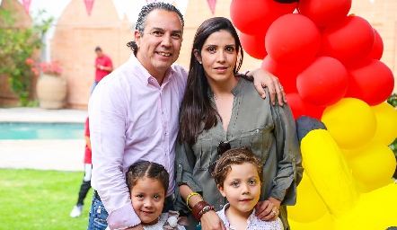  Jaime Villegas, Ana Elena Meade, Elena y Jerónimo.