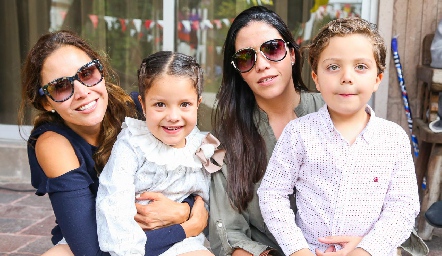  Ana Luisa Díaz de León, Elena, Ana Elena Meade y Jerónimo.