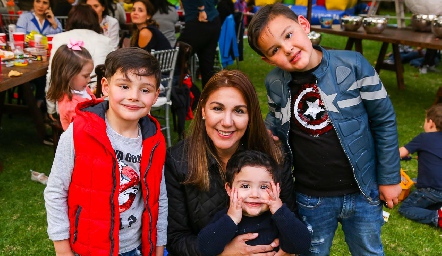  Pato, Karla Soto, Emiliano y Rodolfo.