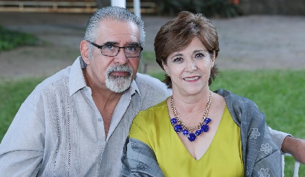  Jaime Jesús y Mary Paz Reynoso.