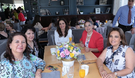  Roxana González, Olga Monjarás, Alejandra Martínez, Lourdes Lozano y Gelus Pérez.