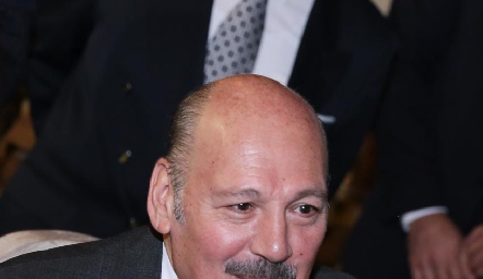  José Iga.