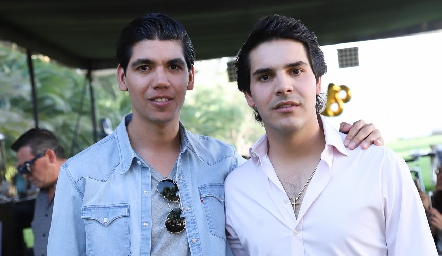  Rafael y Mauricio Tobías.