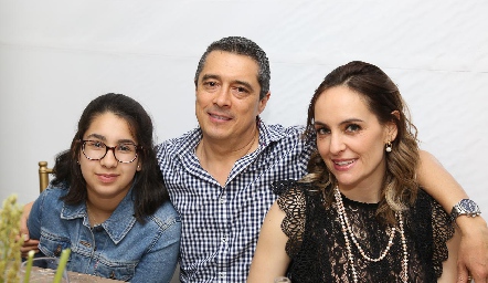  Bárbara González, Carlos Mier y Flor Rosillo.