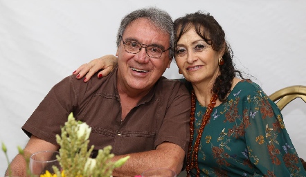  Oscar de la Maza y Sabrina González.