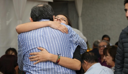  Felicitando a Jesús.