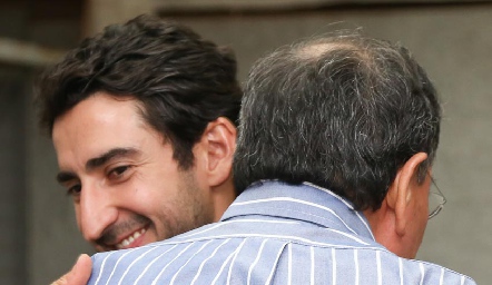  Felicitando a Jesús.