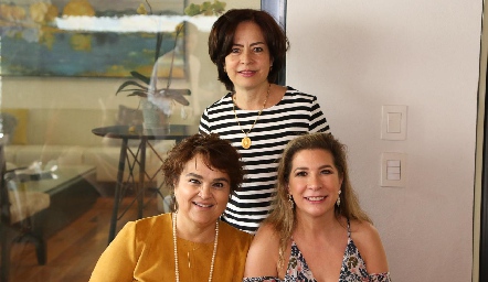  Elisa Robles, Bertha Quilantán y Lorena González Ramírez.