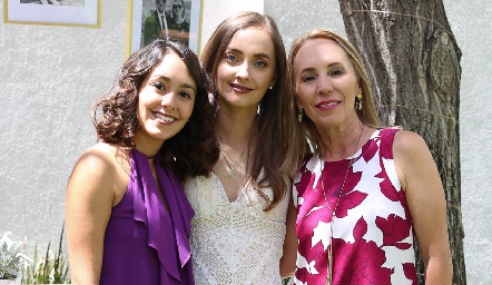  Paola Díaz, Laura Díaz y Laura Lavín.