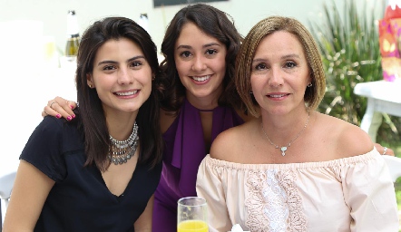  Teresita Cadena, Paola Díaz y Bety Lavín.