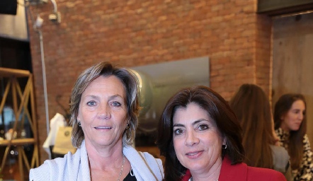  Las futuras abuelas, Lucía Gárate y Leticia Anaya.