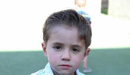  José Antonio.