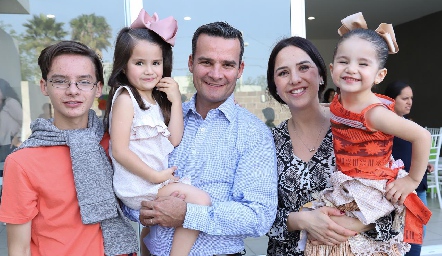  Carlos, Loretta y Carlos Rebolledo, Charo Ortuño y Macarena Rebolledo.
