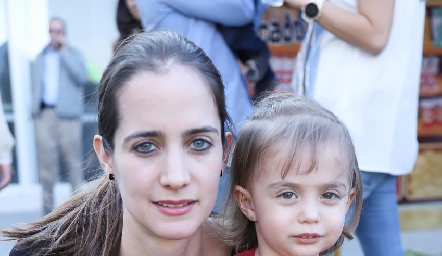  Paulina Guerra y Sara.