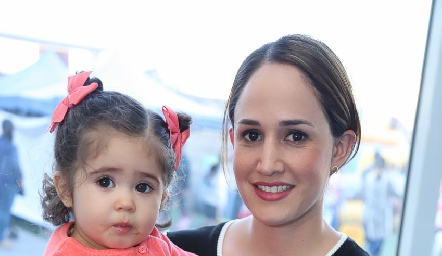  Lucía y Gaby Ponce.