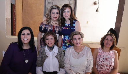  Claudia y Martha Abud, July Mahbub, Clara Duarte, Gabriela Portillo y Claudia Quintero.
