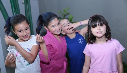  Corina, Alexa, Karol y Valentina.