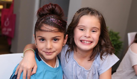  Bárbara y Fernanda.