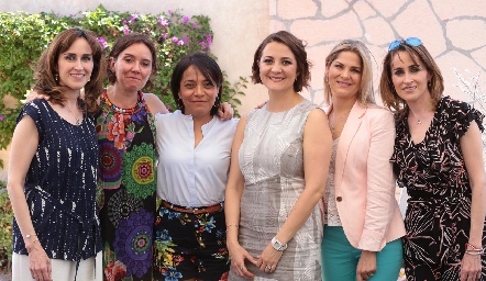  Adriana Torre, Liliana Villarreal, Alejandra, Cristina Humara, Victoria y Gaby Torre.