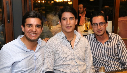  Marcelo Pérez , Mau López y Santiago Gutiérrez.