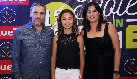  Eduardo Gómez, Alexa Heinze y Cynthia Sánchez.