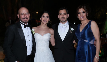  Arturo Hernández, Daniela González, Arturo Hernández y Beatriz de Hernández.