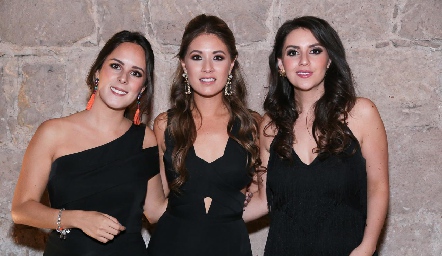  Claudia Antunes, Ale Puente y Vicky Álvarez.