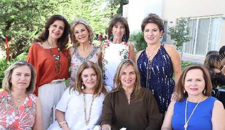  Paty Silos, Gloria Estrada, Maggie Jourdain, Cecilia Bremer, Marlú Mendizábal, Montse Lozano, Patricia del Bosque y Nena Dávila.