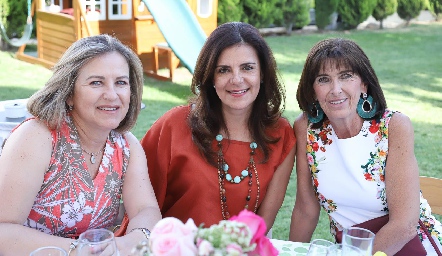  Marlú Mendizábal, Patricia Silos y Maggie Jourdain.