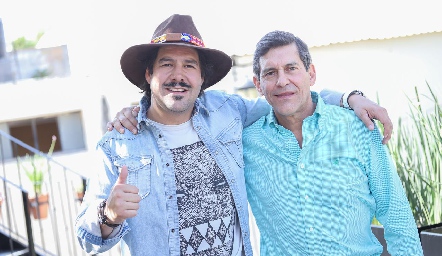  Miguel Martínez y José Luis Contreras.