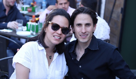  Mónica Estrada y Jonathan Rivera.