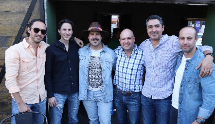  Julián Ramírez, Jonathan Rivera, Miguel Martínez, Eduardo Jaimes, Jorge Cortés y Alejandro Gutiérrez.