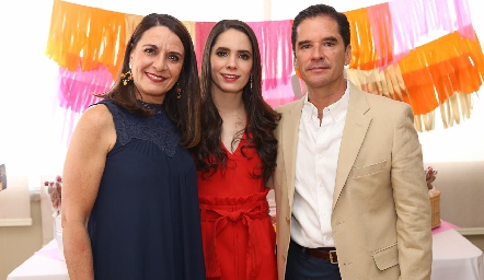  Lupita Bárcena, Guada Álvarez y Miguel Angel Álvarez.