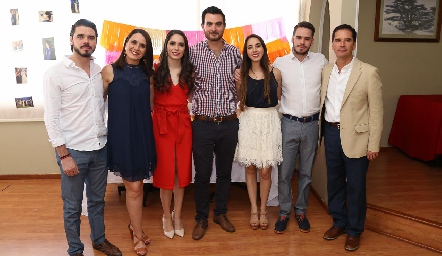  Miguel Álvarez, Lupita Bárcena, Guada Álvarez, Miguel Martínez, Lorena Cuadra, Eduardo Álvarez y Miguel Álvarez.