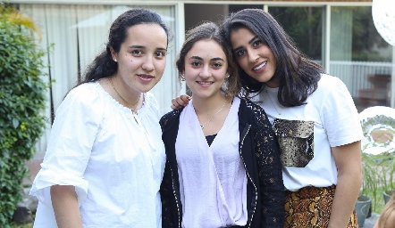  Mariana Acebo, Ximena Díaz y Ximena Abud.