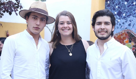  Huicho Nava, Isa Valle y Gerardo Bocard.