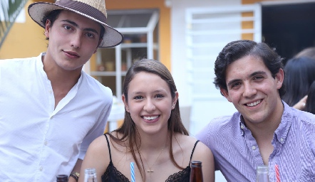  Huicho Nava, Alejandra Rodríguez y Luis Miguel Martínez.