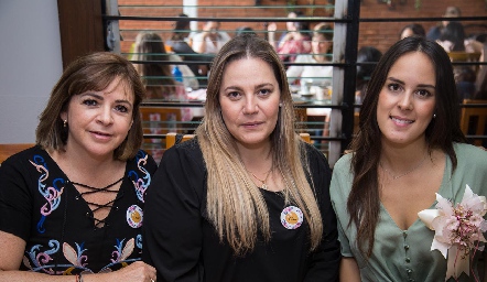  Marisol Diéguez, Blanca Salinas y Clau Antunes.
