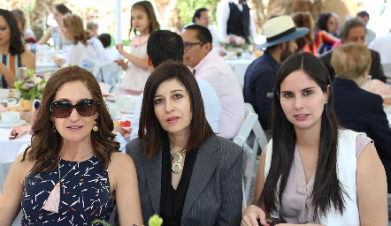  Ana Nava, Paty Moreno y Rosy Méndez.