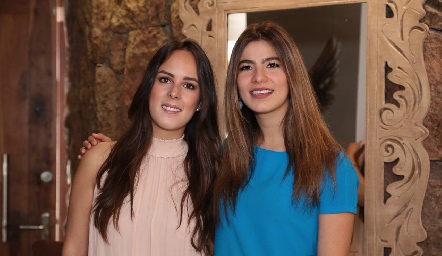  Claudia Antunes y Ana Sofi Muñiz.