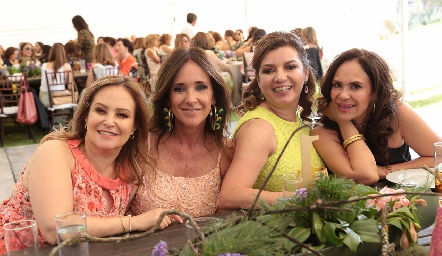  Ingrid Pérez, Claudia Toledo, Hilda Rodríguez y Malena Rubín de Celis.