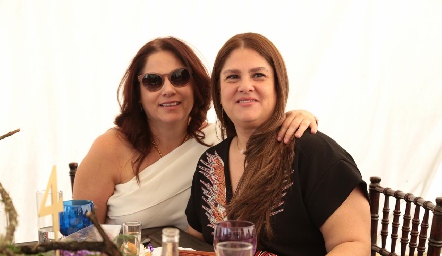  Alba Altamirano y Alicia Álvarez.