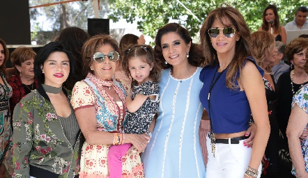  Daniela de los Santos, Guille Anaya, Marina Rosillo, Claudia y Cecilia de los Santos.