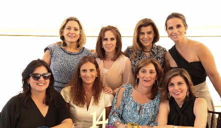  Pupi García, Martha del Río, Gaby Flores, Lourdes, Cynthia Sánchez, Marcela Gómez, Mónica Leal y Gaby Goldaracena.