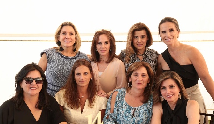  Pupi García, Martha del Río, Gaby Flores, Lourdes, Cynthia Sánchez, Marcela Gómez, Mónica Leal y Gaby Goldaracena.