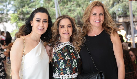  Liliana Meza, Gaby Serment y Patricia del Bosque.