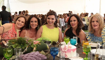  Ingrid Pérez, Claudia Toledo, Hilda Rodríguez, Malena Rubín de Celis y Lynette Pizzuto.