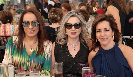 Lorena Herrera, Carla Saucedo y Alejandra Ávila.