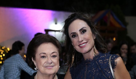  Teresa Espinosa y Verónica Zepeda.